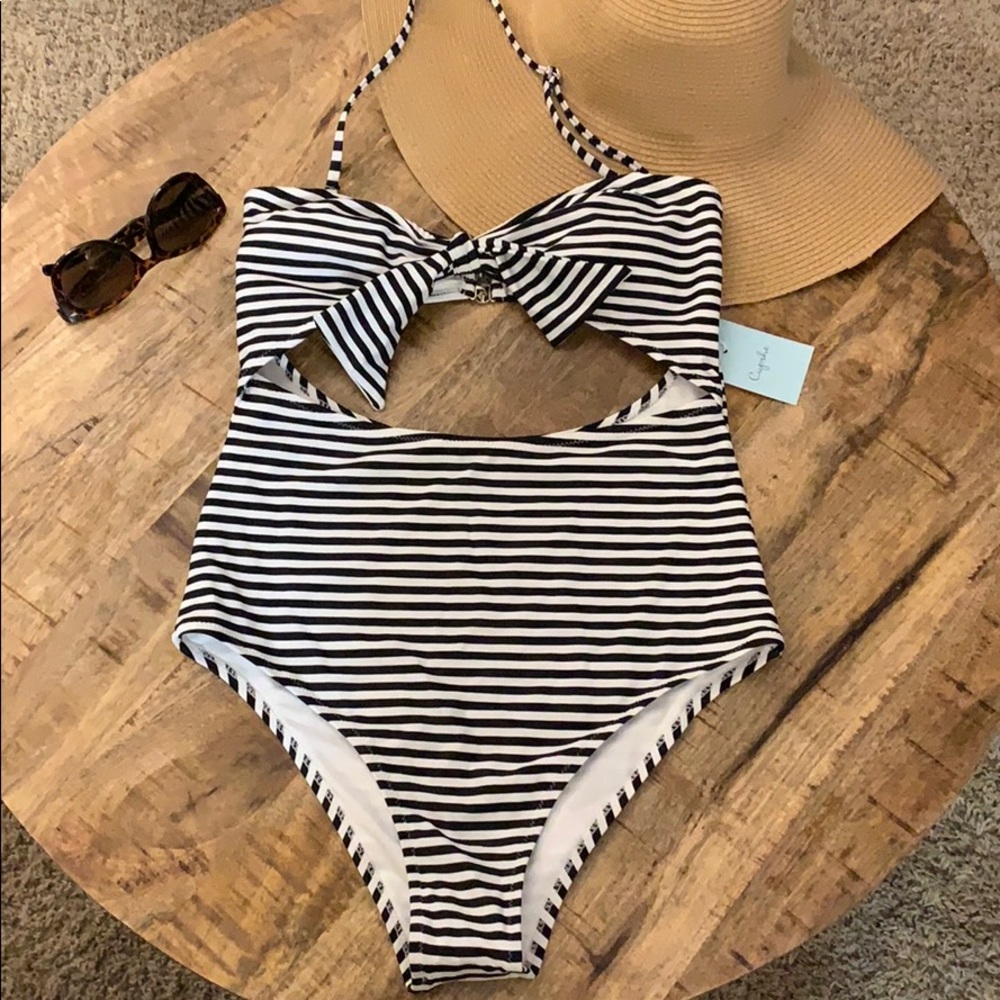 One piece cupshe swimsuit